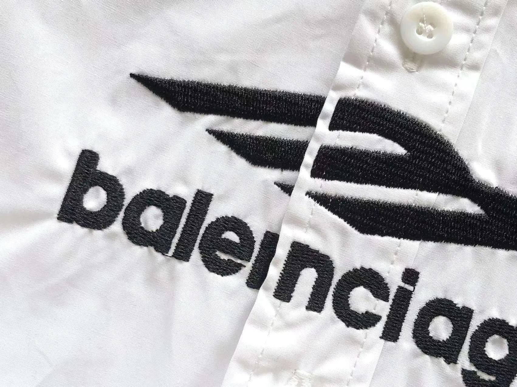 Camisa Balenciaga Blanco y Negro