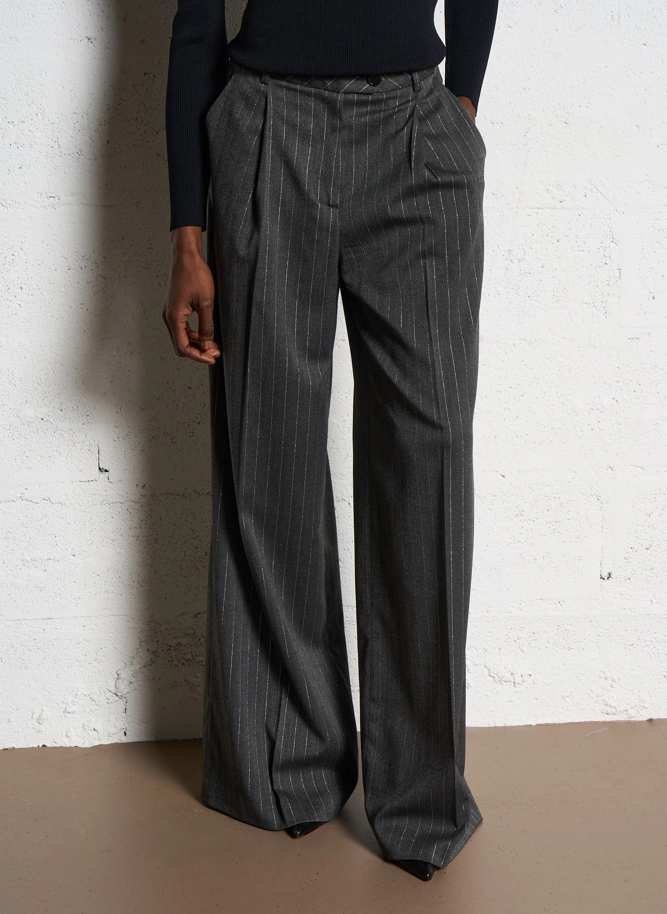 LIU JO Pantalón ancho de rayas en gris